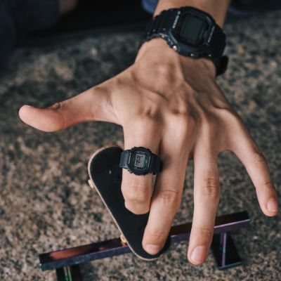 Relógio Anel Casio G-shock Serie 5600 - Edição Limitada DWN-5600-1ER