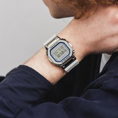 Relógio Casio G-Shock Serie 5600 GM-5600LC-7ER